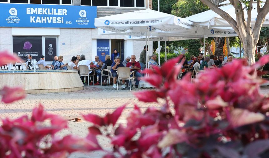 Emekliler İçin Yeni Buluşma Noktası: ''Mahmutlar Emekli Kahvesi''