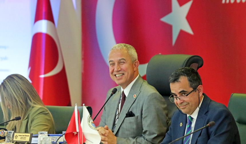 Alanya Belediye Başkanı Osman Tarık Özçelik : “ İhtiyaç Var ki, Onun İçin Satıyoruz’’