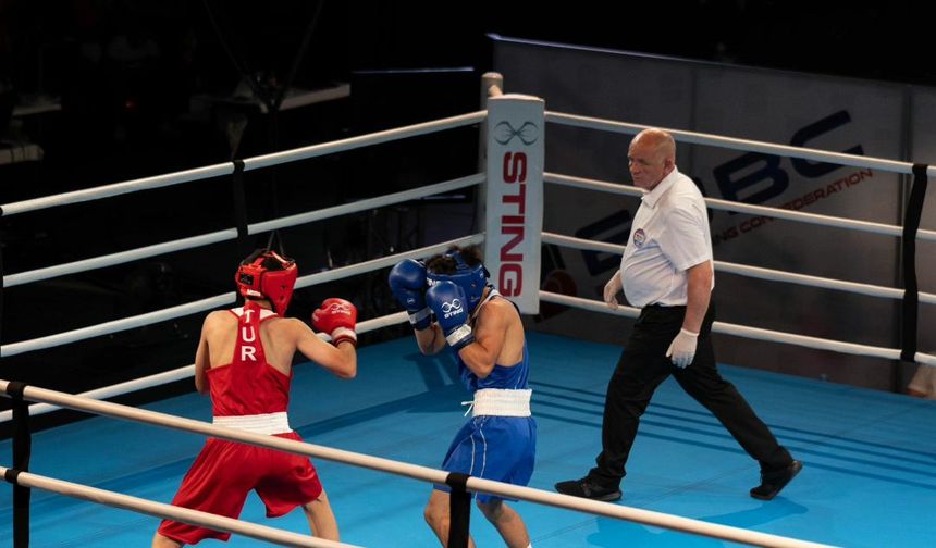 Alanya’lı Arda İlgün Türkiye Ferdi Boks Şampiyonasında Türkiye Şampiyonu Oldu