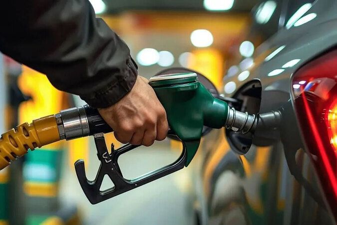 Benzine Pazartesi Gecesi Zam Geliyor 1